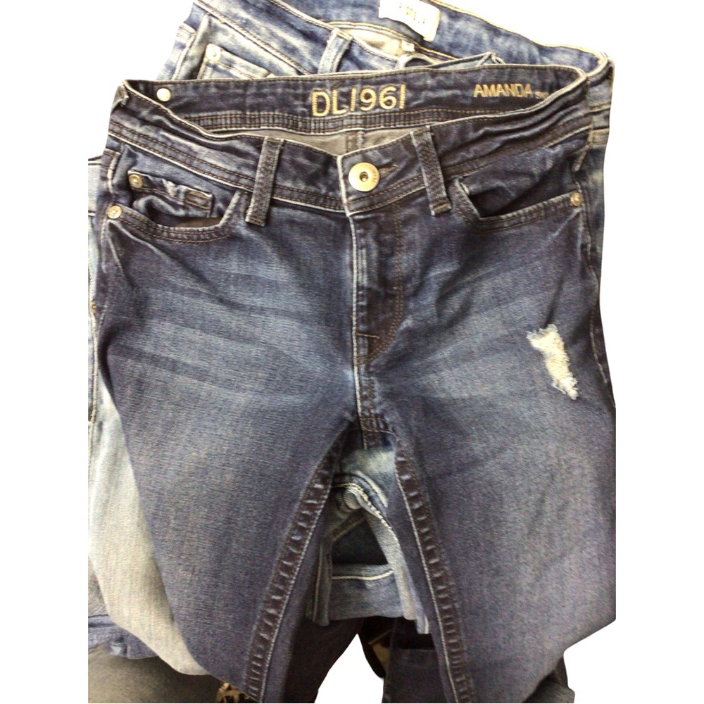 Premium Women's Skinny Jeans Bundle - Dark Blue, Light Blue, Medium Blue - Picture 4 of 7